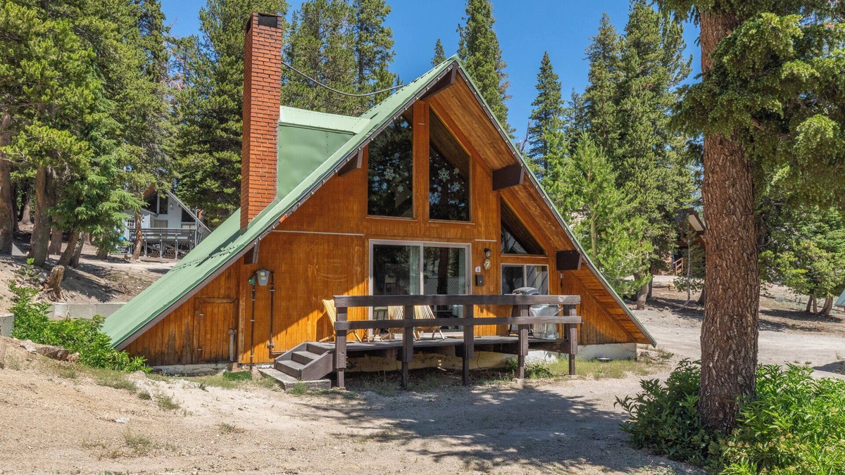 Mammoth Lakes Ski Chalet | Chalet #7, Charming Cabin Perfect Location Steps t