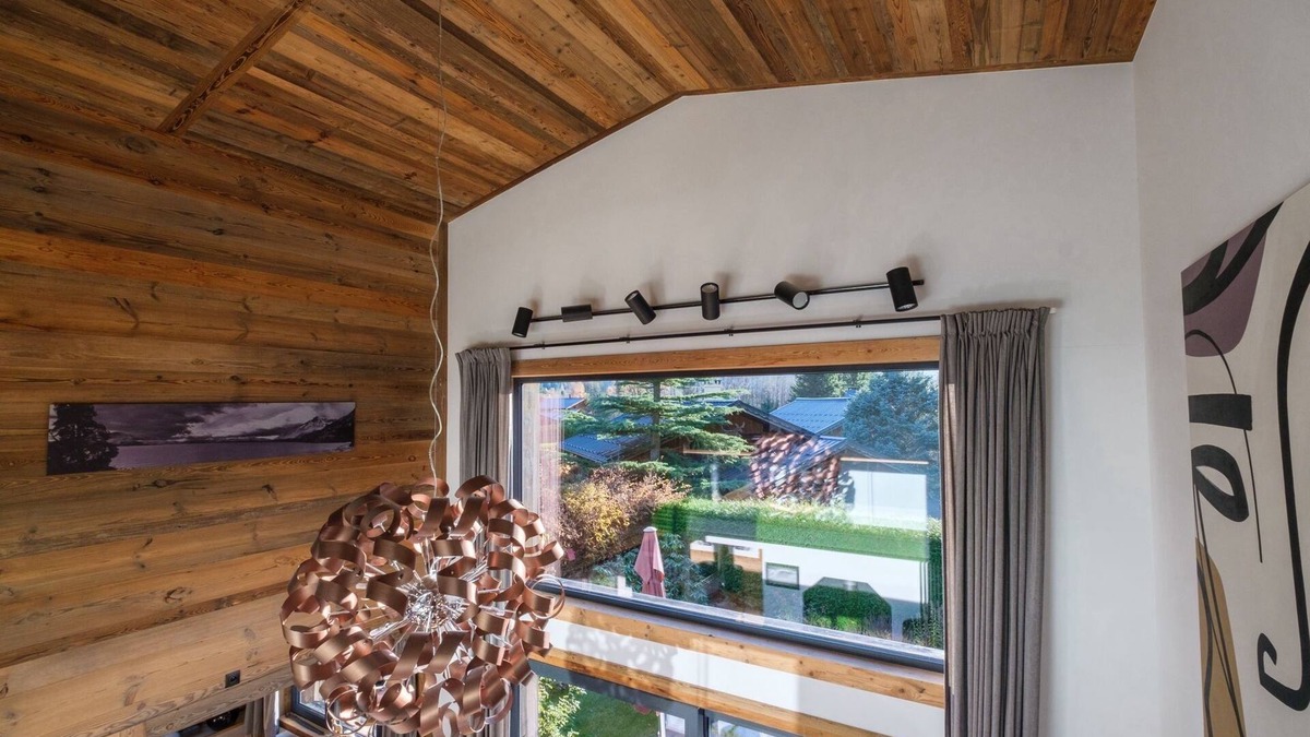 Les Tines Ski Chalet | Chalet 8 Etoiles newly constructed with spectacular views of Mt Blanc