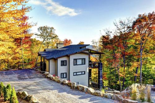 Stoneham Ski Chalet | Chalet 9A Chemin Blanc by Les Chalets Alpins