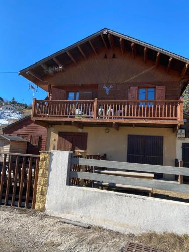Saint-Pierre-dels-Forcats Ski Chalet | chalet au pieds des pistes le cambre aze