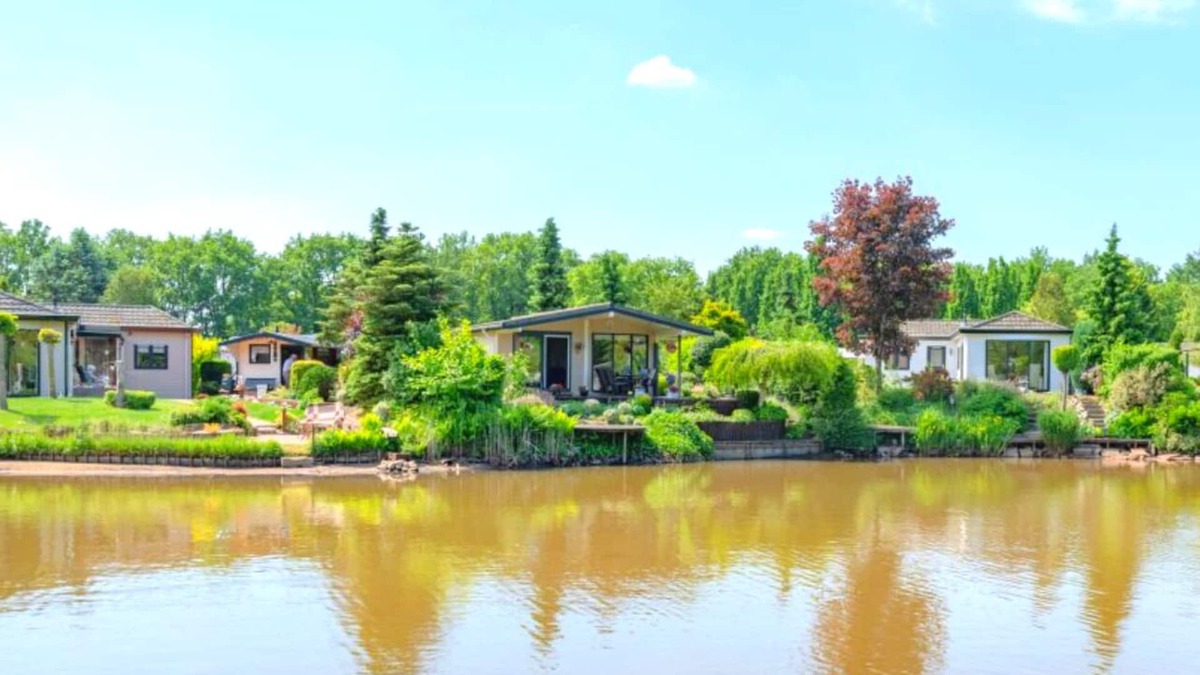 Stegeren Ski Chalet | Chalet Aan 't Water- 10min van Ommen