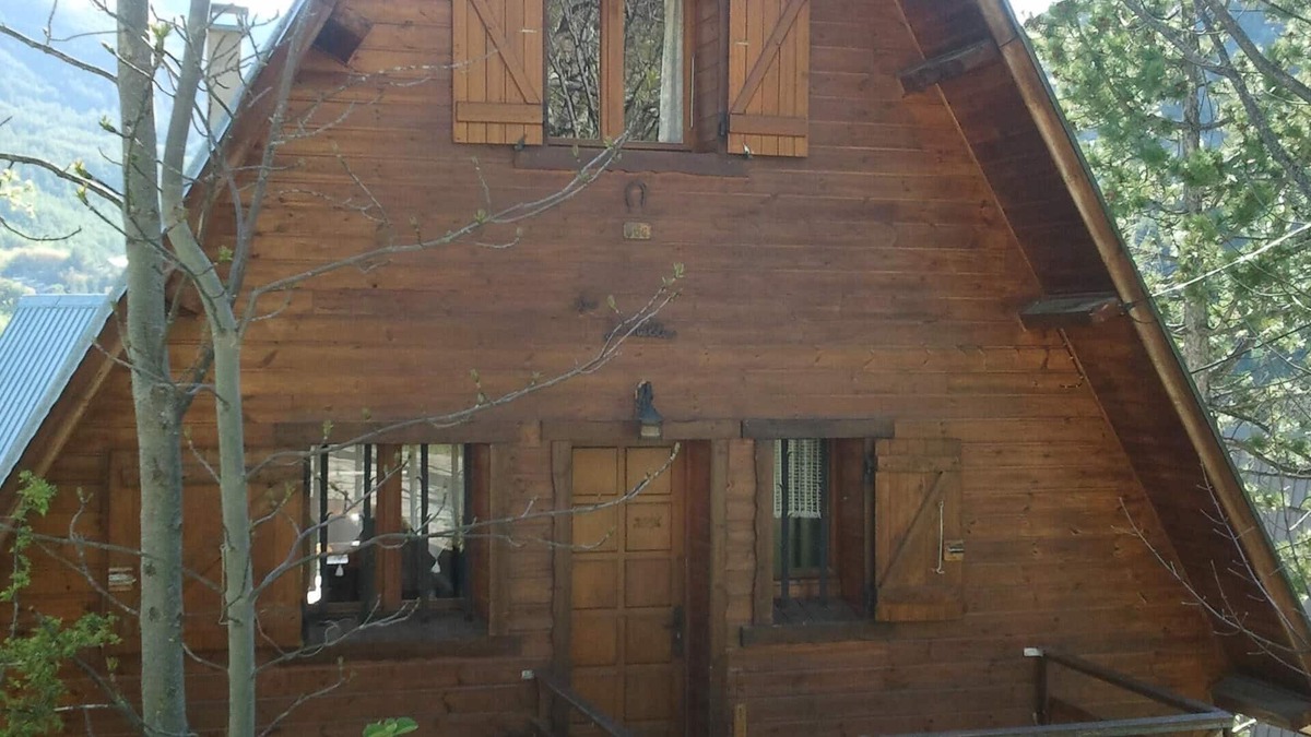 Allos Ski Chalet | Chalet Allos, 62 miles from downtown, 62 miles from entrance of Mercantour Park