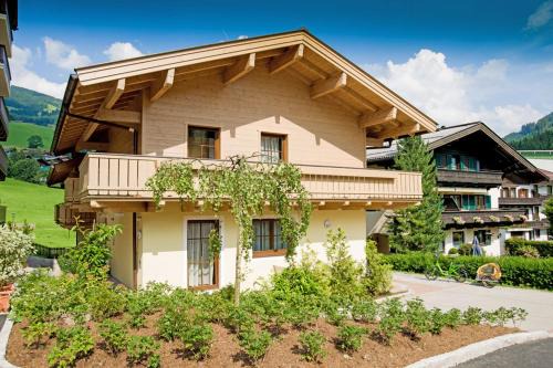Saalbach-Hinterglemm Apartment | Chalet Alpinresort - JOKERCARD INCLUDED