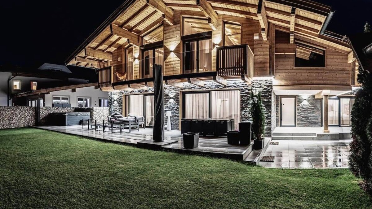 Piesendorf Ski Chalet | Chalet Amadeus - Designer Luxury Chalet for 14