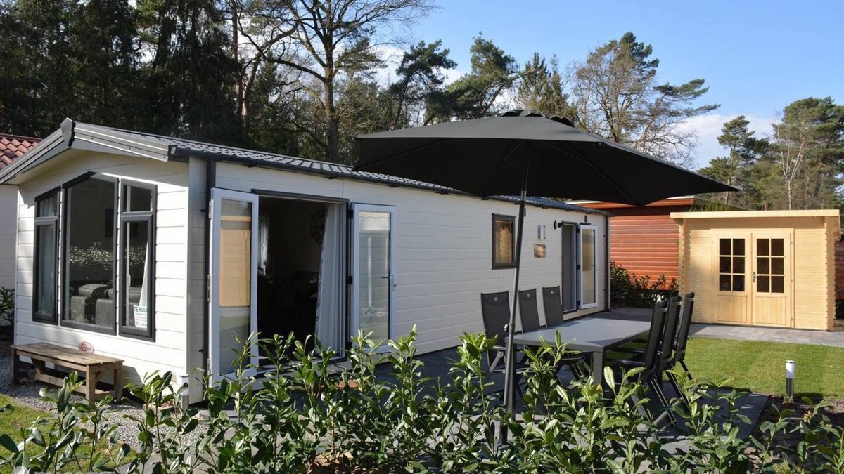Beekbergen-West Ski Chalet | Chalet at family-friendly holiday park Het Lierderholt on the Veluwe