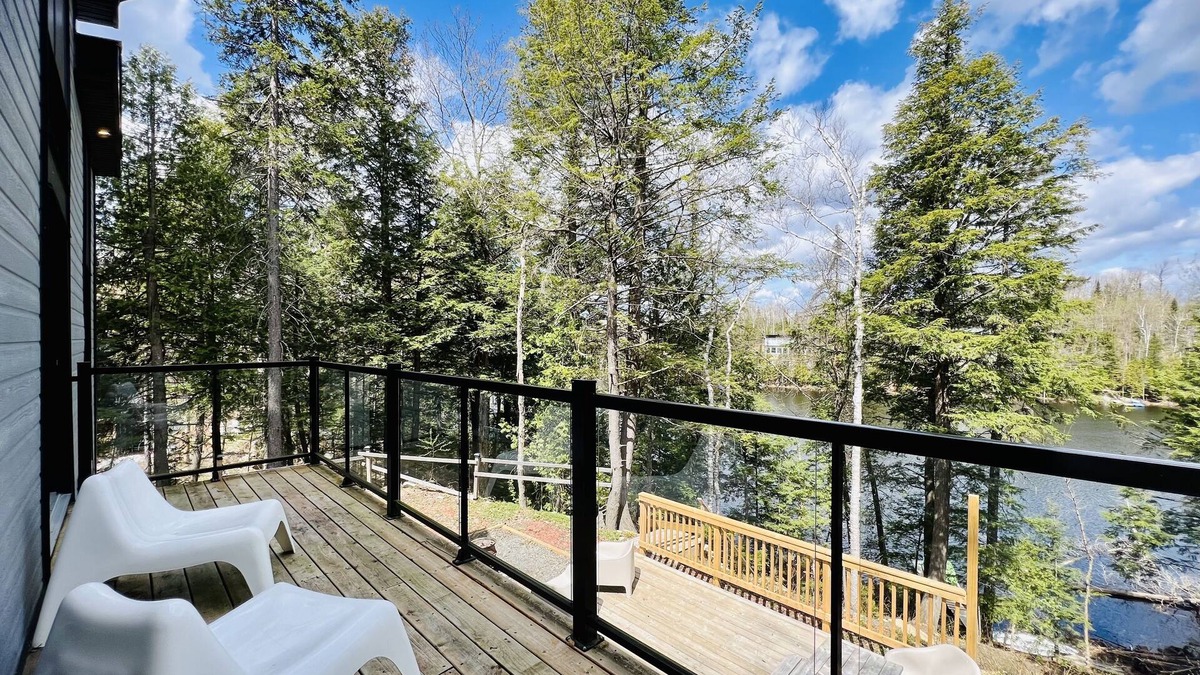 Chertsey House | Chalet Atlantide au bord du Lac and Spa
