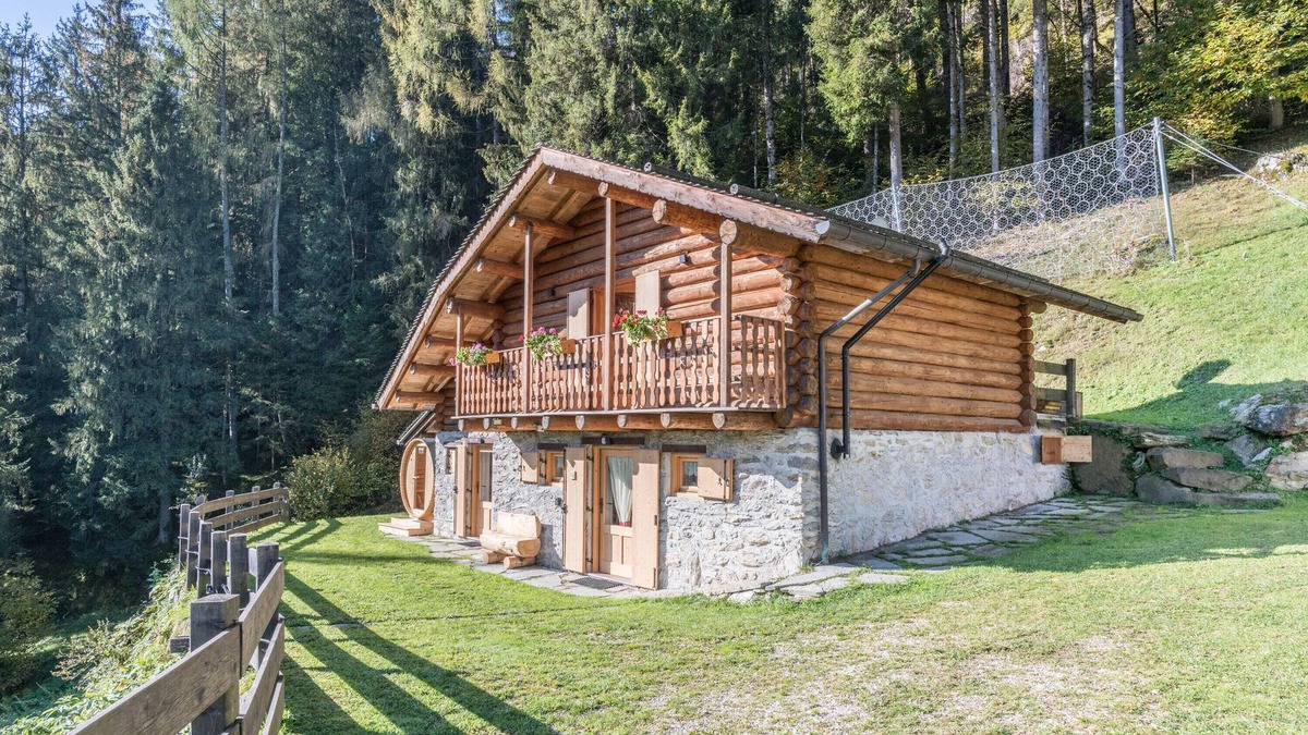 Primiero San Martino di Castrozza House | Chalet Baita Dani with Mountain View, Sauna, Wi-Fi & Terrace