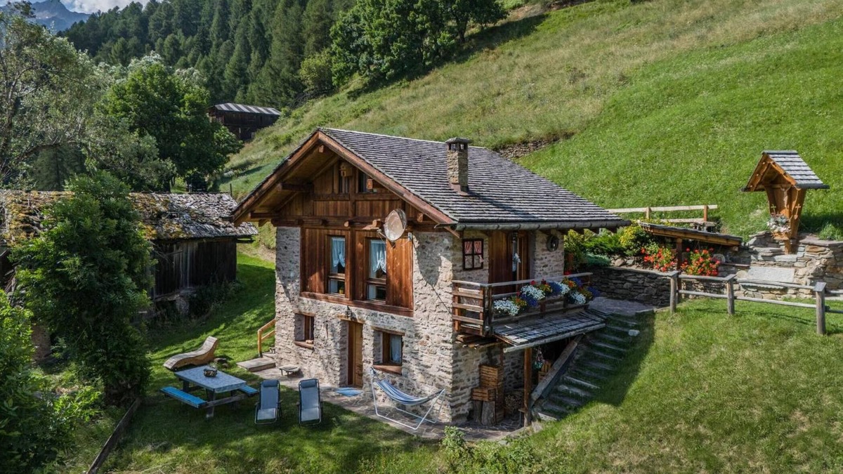 Rabbi Ski Chalet | Chalet 'Baita Mas Sternai Nel Parco' with Mountain View, Private Garden and Wi-Fi