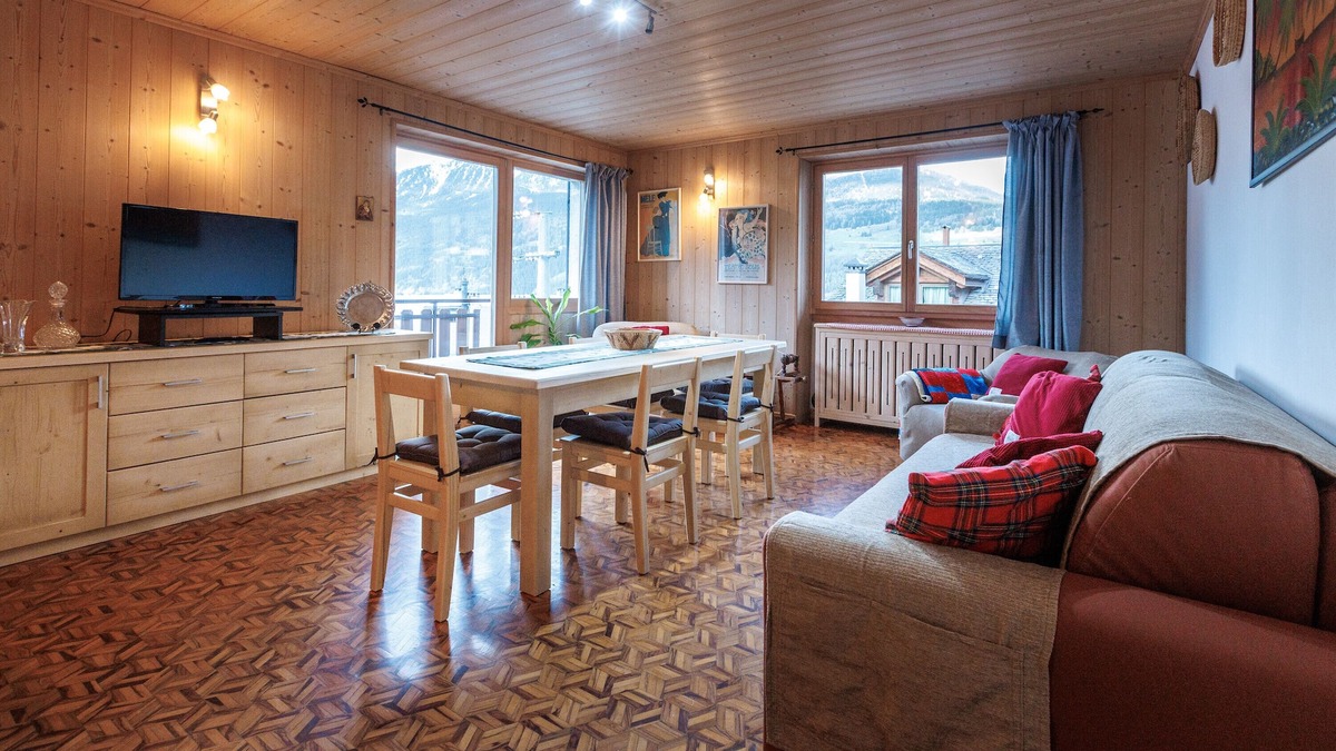 Bormio Ski Chalet | Chalet 'Beppe' with Mountain View, Shared Garden and Wi-Fi