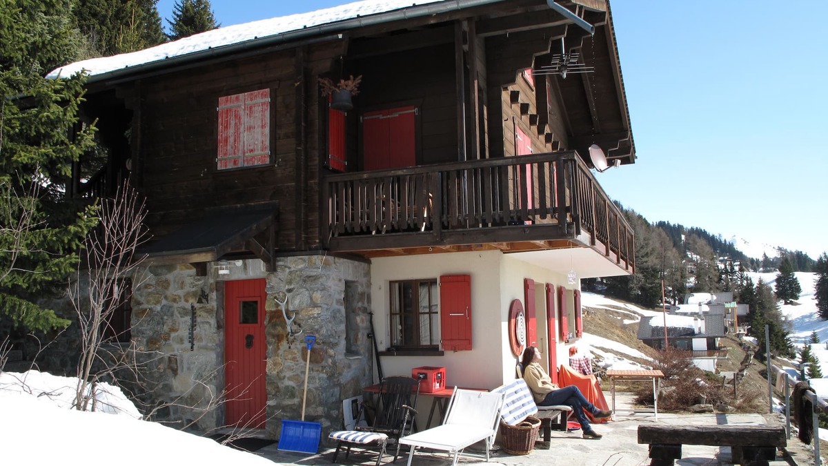 Riederalp Ski Chalet | Chalet Bergpieper, Swiss chalet-style apartment with a dream view