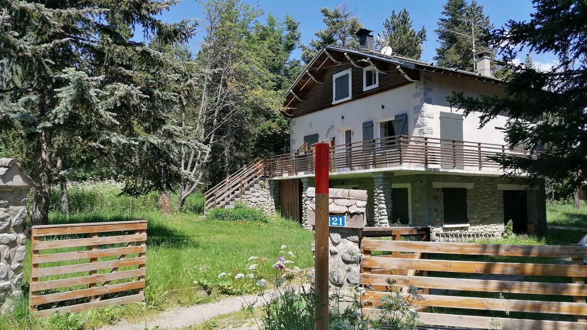Superbolquere Ski Chalet | Chalet bottom in a quiet place near the slopes Pyrennees 2000