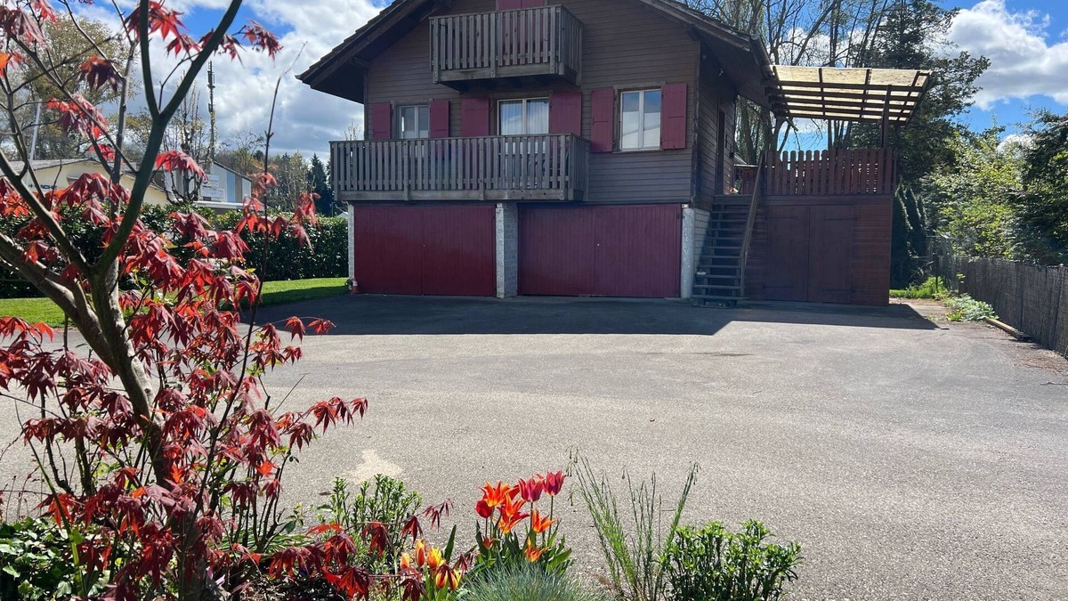 Chevroux Ski Chalet | Chalet by the lake 3 minutes' walk away