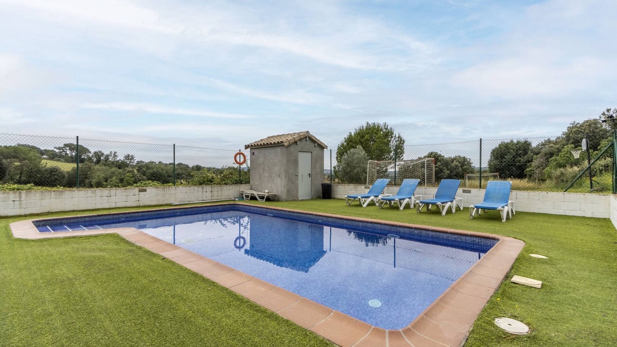 Casserres House | Chalet 'Cal Viudet' with Mountain View, Private Pool and Wi-Fi