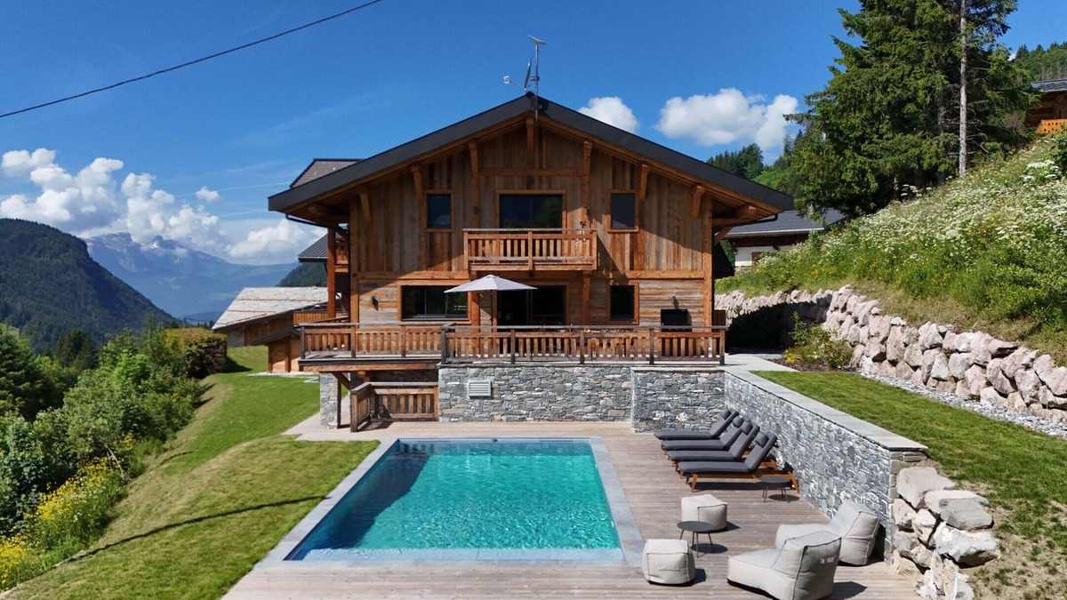 Les Gets Ski Chalet | Chalet Caly - 15pers - vue montagne