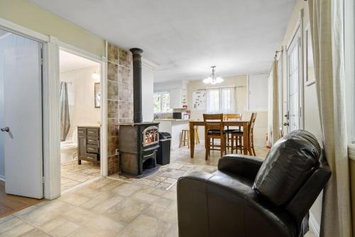 Notre-Dame-de-la-Paix Ski Chalet | Chalet chaleureux avec spa près de Mont-Tremblant