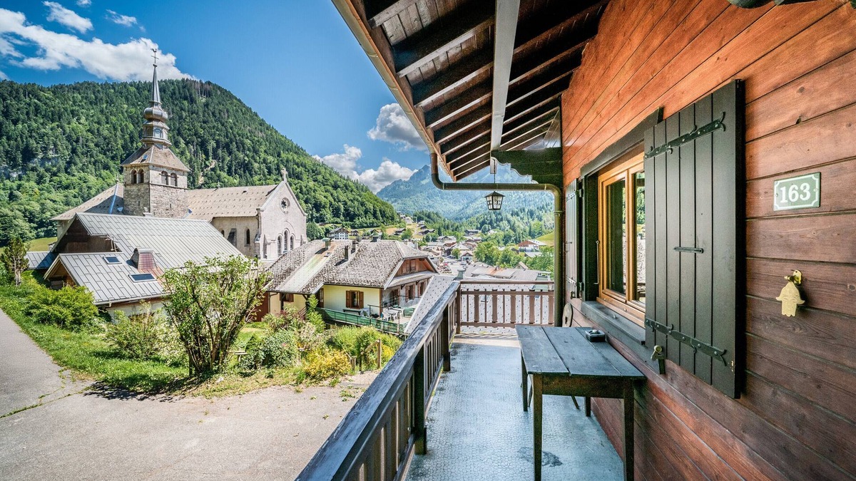 Abondance Ski Chalet | Chalet 'Chez Juju' with Mountain View, Private Terrace and Wi-Fi