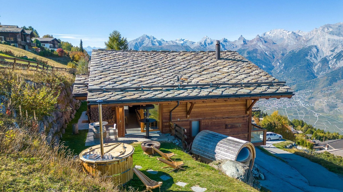 Saint-Pierre-de-Clages Ski Chalet | Chalet Ciel Etoilé - vue splendide