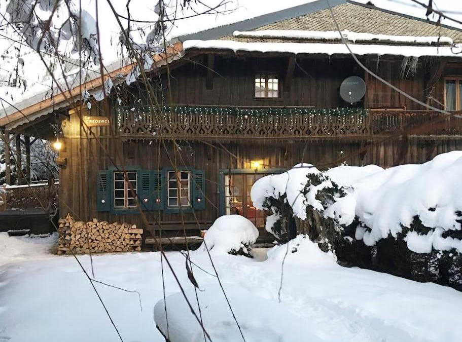 Morzine Ski Chalet | Chalet Credence Morzine Outdoor Hot Tub Sleeps 19
