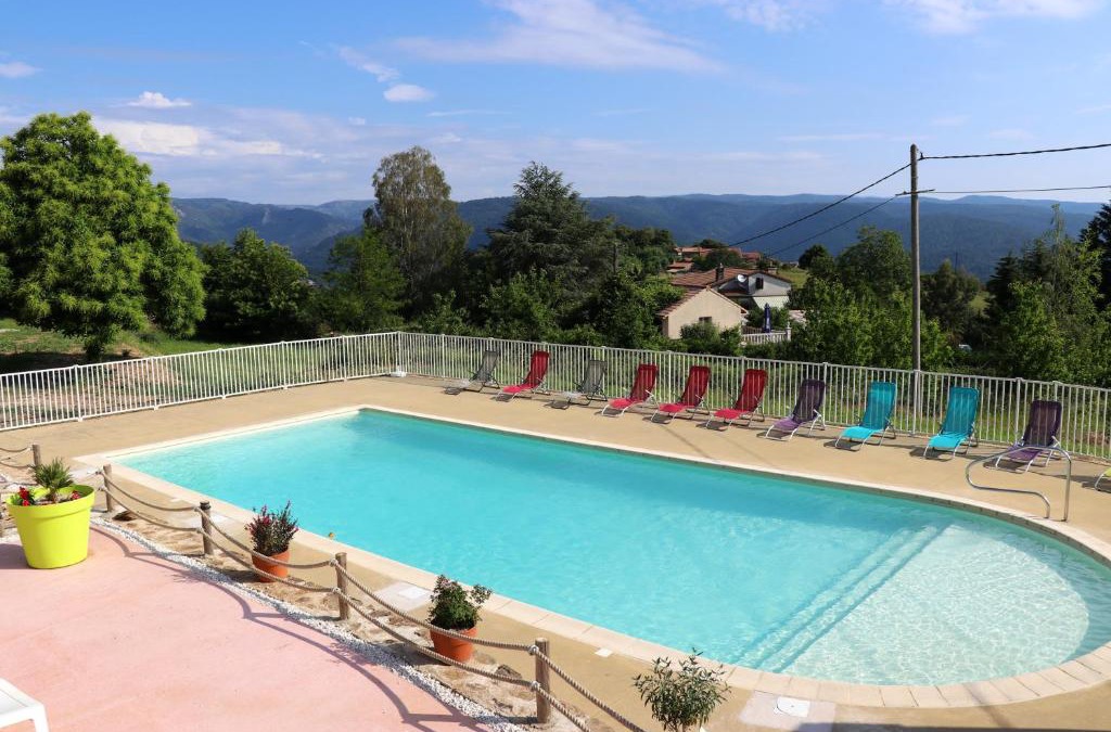 Gravieres Ski Chalet | Chalet de 3 chambres avec piscine partagee jardin et wifi a Gravieres
