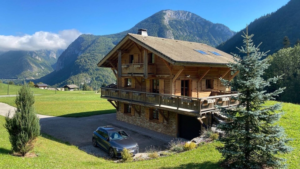 Bonnevaux Ski Chalet | Chalet de Charme au Milieu des Montagnes