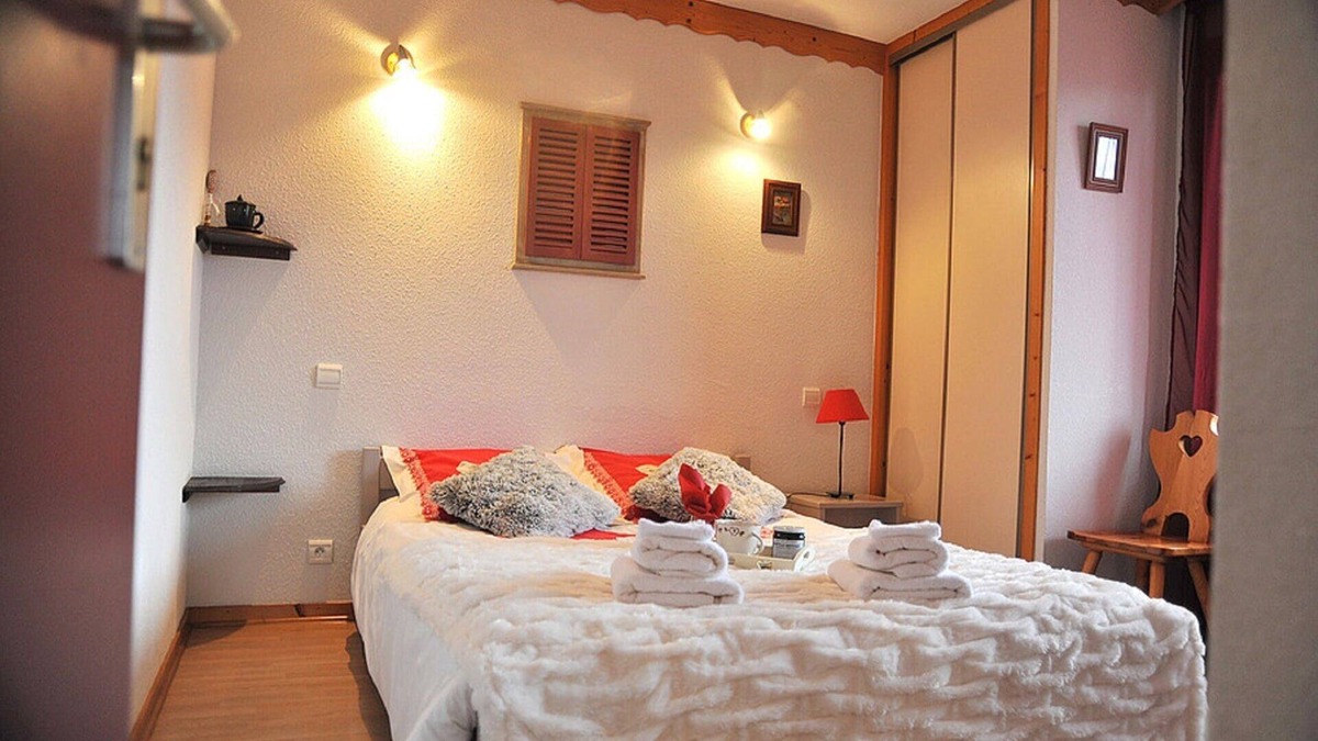 Feissons-sur-Salins Cottage | CHALET DE LA YODINE - GITE 27 PEOPLE IN SAVOIE - TARENTAISE VANOISE bedroom 4