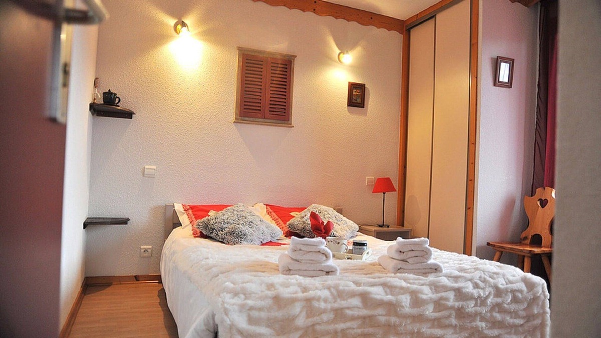Feissons-sur-Salins Cottage | CHALET DE LA YODINE - GITE 27 PEOPLE IN SAVOIE - TARENTAISE VANOISE Bedroom 6