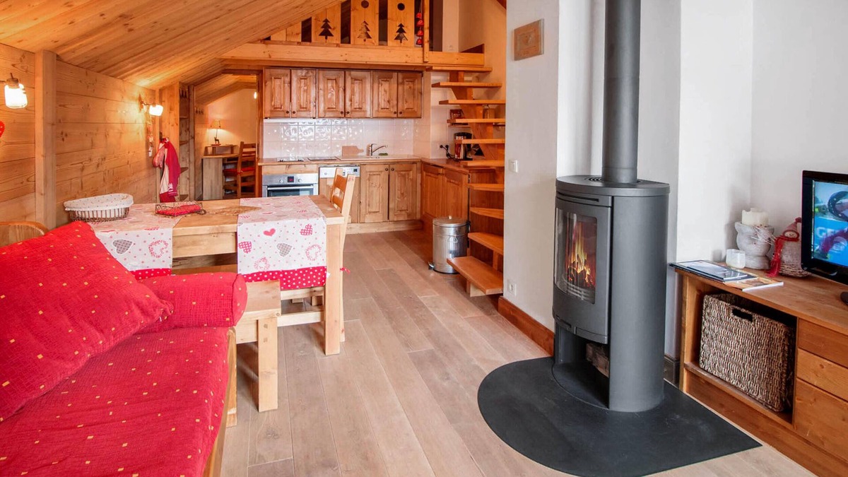 Meribel Centre Apartment | Chalet de Meribel 6: nice refurbished apartment in Meribel Centre