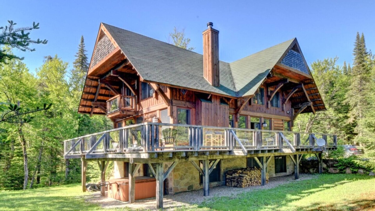 Lac Superieur Village Cottage | Chalet du boisé # 055