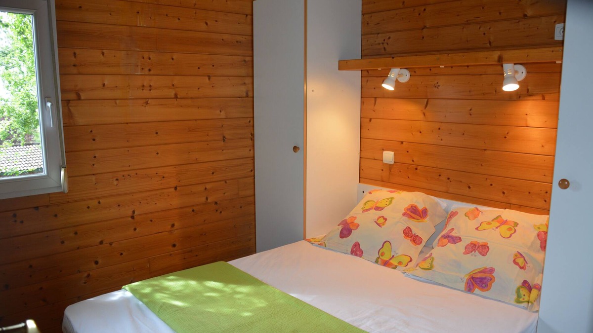 Courbiac Ski Chalet | Chalet Edelweiss: sleeps 4/6