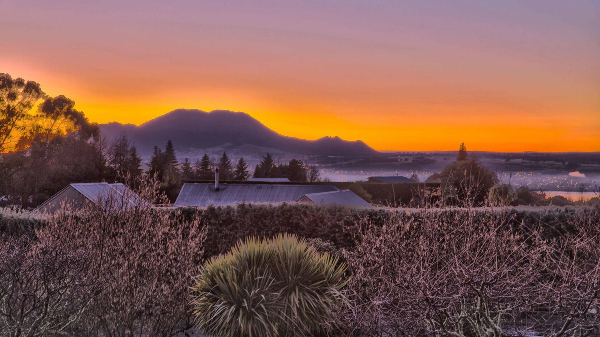 Acacia Bay Cabin | Chalet Eiger Lodge