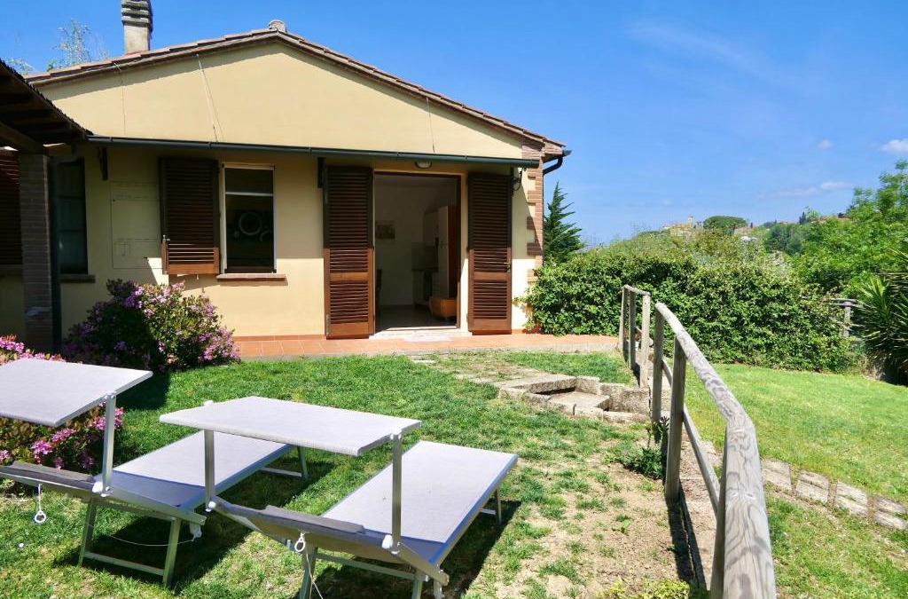 Montescudaio Villa | Chalet Elena in Montescudaio, ground floor with fenced garden