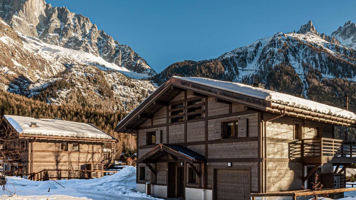 Les Tines Ski Chalet | Chalet Etoile: lovely brand new four bedroom chalet