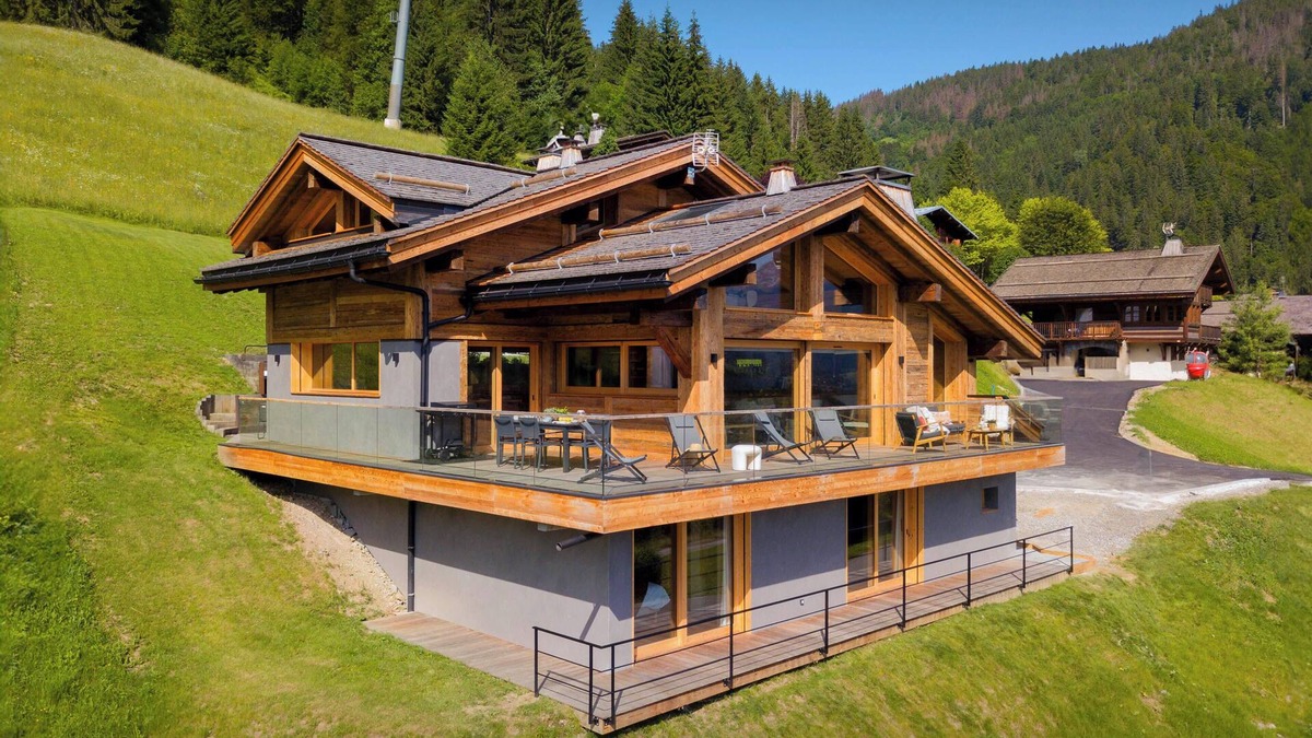 La Clusaz Ski Chalet | Chalet Fernand - La Clusaz stylish stay for 10 with spa - OVO Network