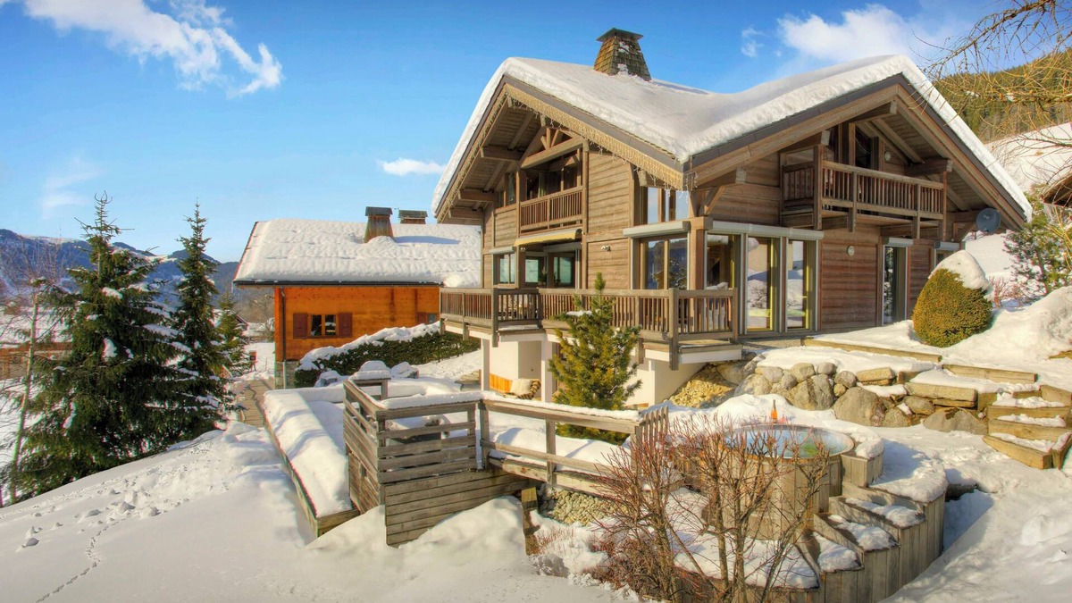 La Clusaz Ski Chalet | Chalet Fernuy - ski holiday for 10, hot tub & games room - OVO Network