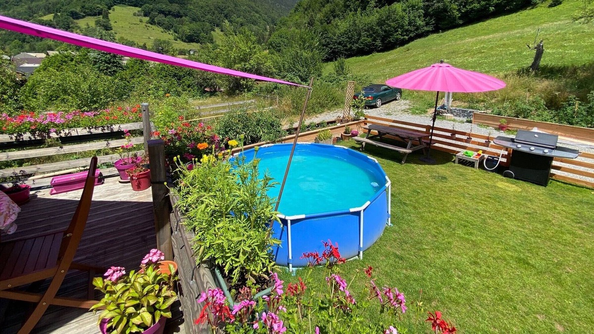 Saint-Jean-dʼAulps Ski Chalet | Chalet for 10 people with large terrace and garden.