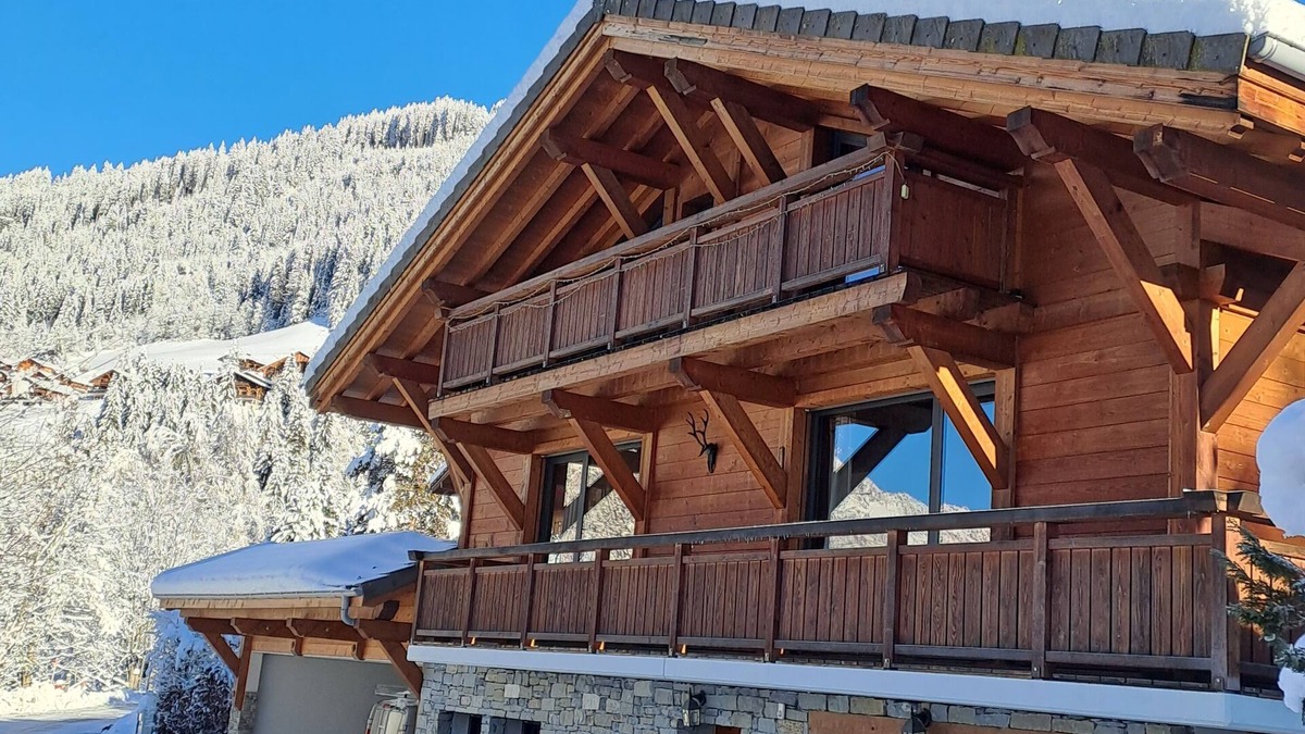 La Chapelle-d'Abondance Ski Chalet | CHALET 15 persons, 3 min from CHATEL, with sauna, jacuzzi, cinema room