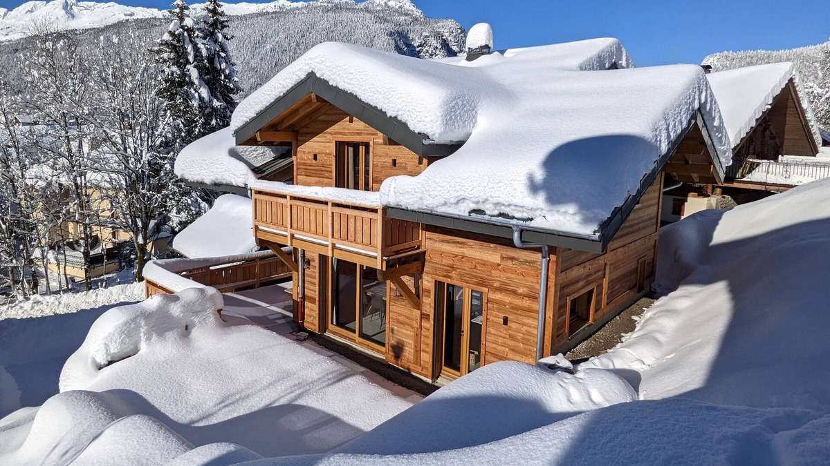 Saint-Jean-de-Sixt Ski Chalet | Chalet 'Friwi' with Mountain View, Private Terrace and Wi-Fi
