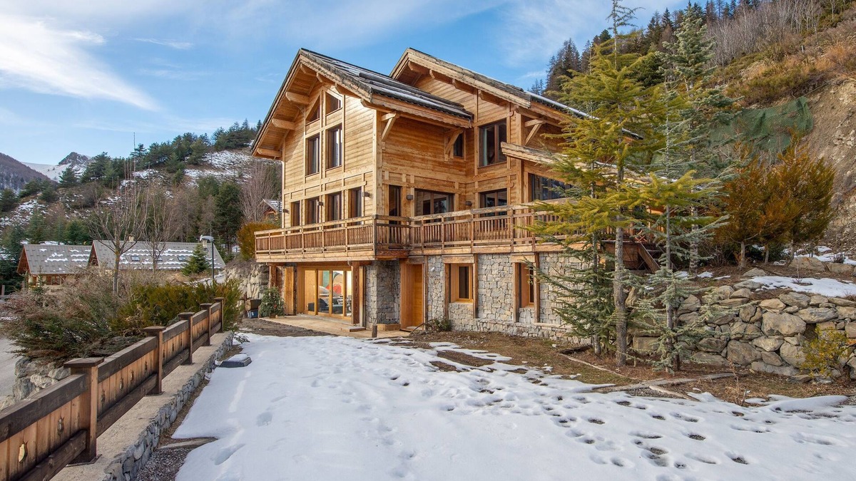 Saint-Etienne-de-Tinee House | Chalet Gemme - Magnifique chalet, piscine & sauna
