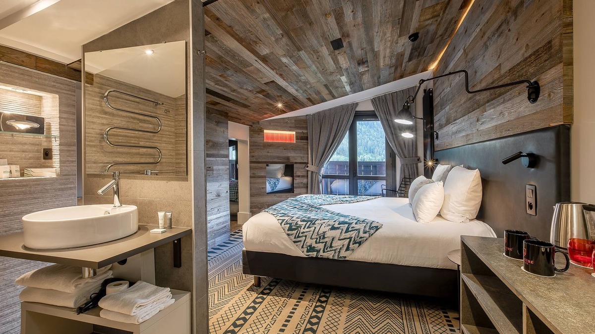 Chamonix City Centre Hotel | Chalet Hôtel le Prieuré & Spa