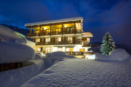 Cordon Hotel | Chalet-Hôtel Les Rhodos