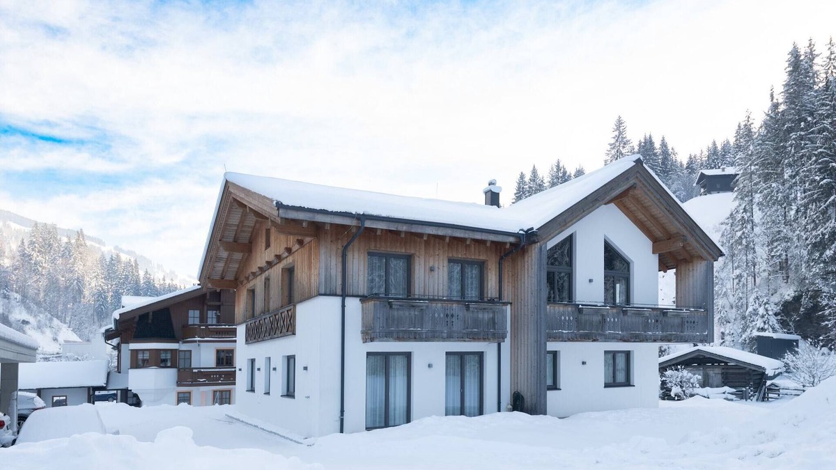 Saalbach Ski Chalet | Chalet in Saalbach near Ski Lift and Sauna