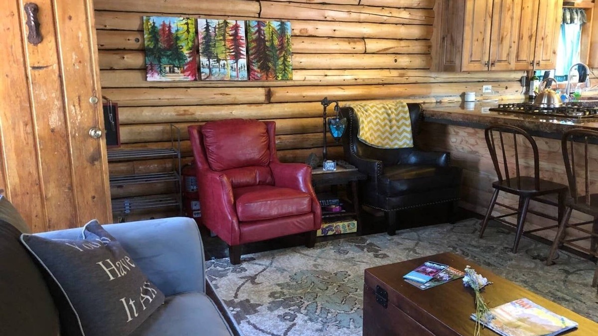 Island Park Cabin | Chalet in forest sleeps 6