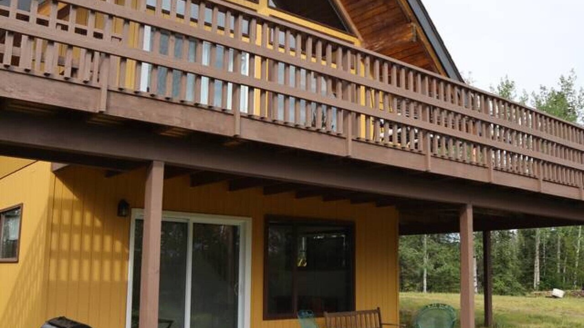 70 Mile House Ski Chalet | Chalet in Lone Butte