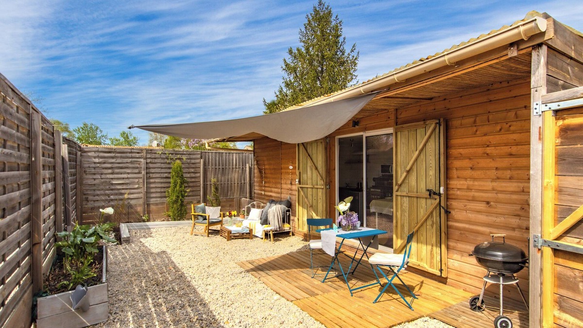Vertheuil House | Chalet "in Medoc 3" with Private Garden & Wi-Fi