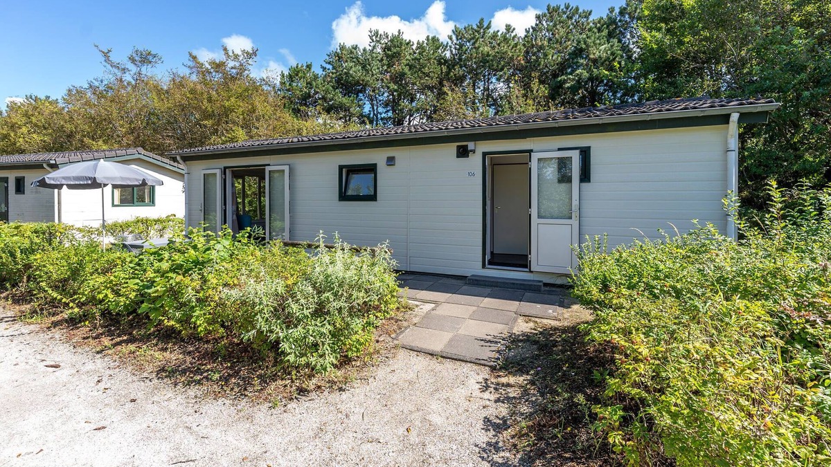 Egmond aan Zee Ski Chalet | Chalet in Netherlands with Open Garden