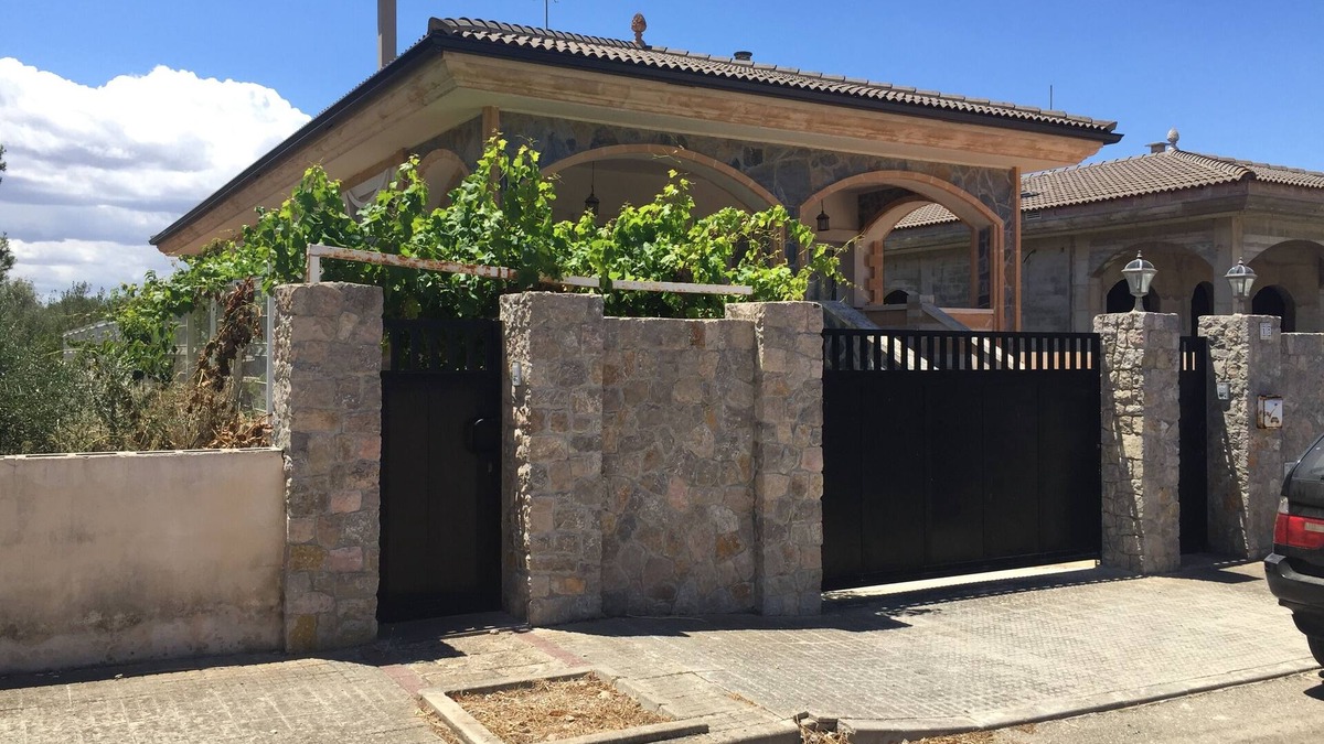 Son Serra de Marina Ski Chalet | CHALET IN SON SERRA DE MARINA IN VERY QUIET AREA