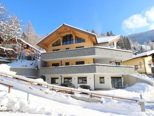 Alpendorf Ski Chalet | Chalet in Sankt Johann near Ski Slopes