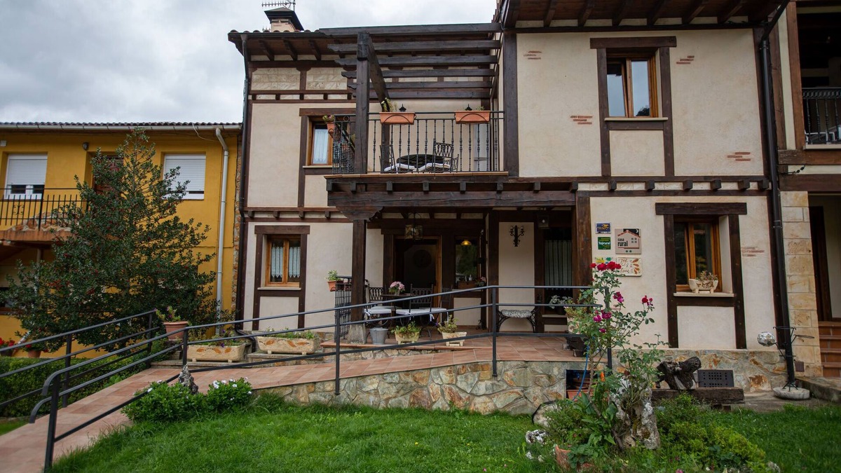 Tobera Ski Chalet | Chalet in Toba near Montes Obarenes Park