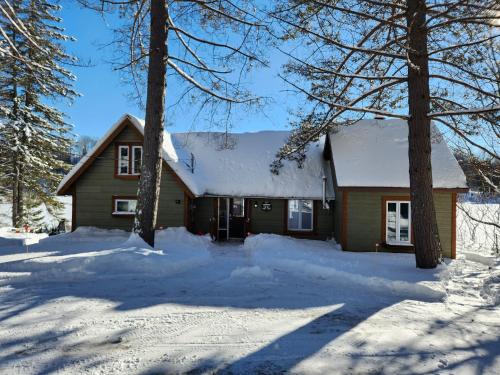 Mauricie Ski Chalet | Chalet L'Apéro des Chutes - Spa, détente & nature au bord de l'eau en Mauricie