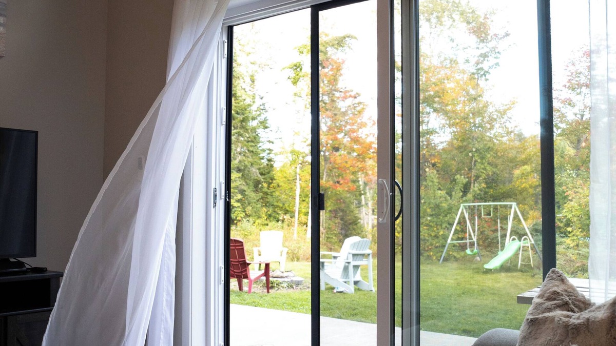 Chertsey Ski Chalet | Chalet L'Hérisson (Lakefront, Spa, BBQ, forest)